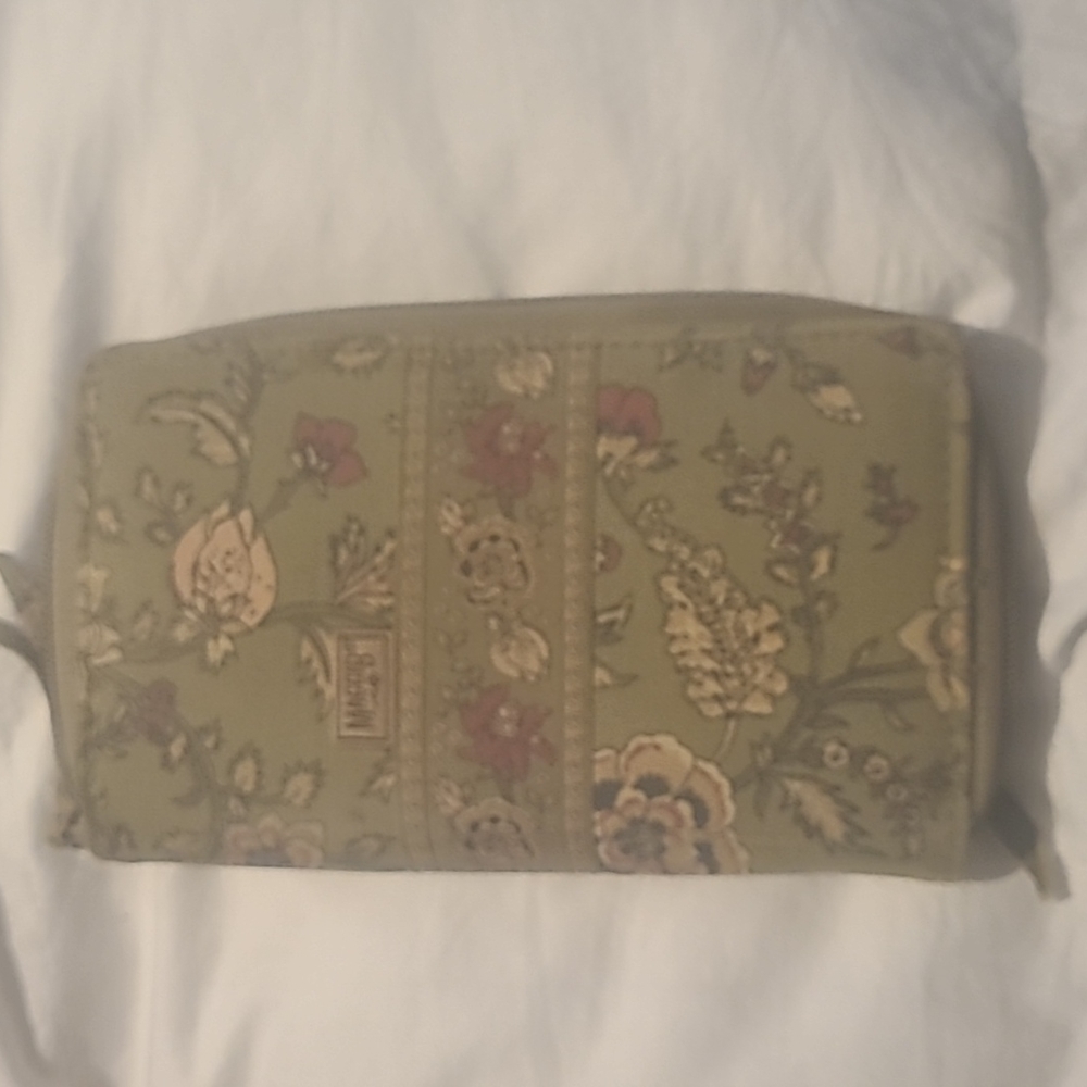 Maggie b wristlet wallet